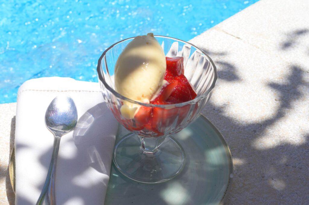 Fresas con helado de aceite de oliva virgen extra