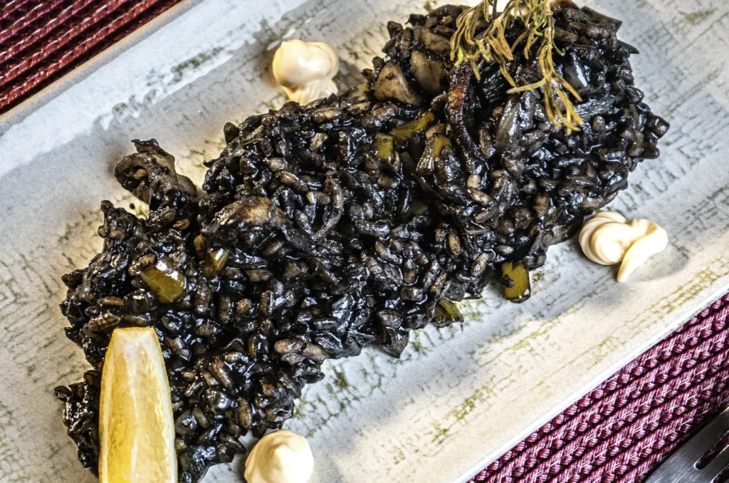 Arroz negro con calamares