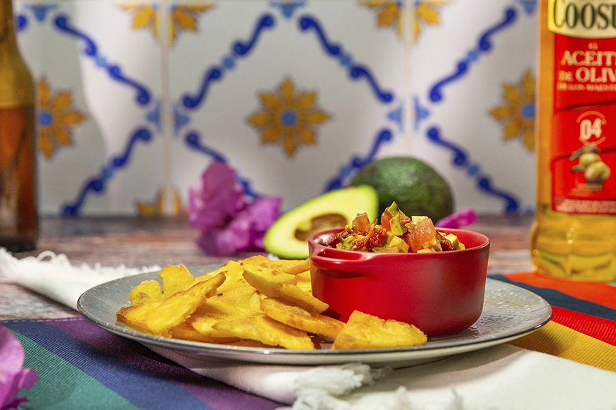 como hacer nachos caseros con guacamole